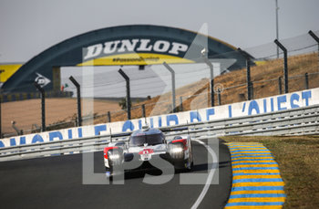 2020-09-18 - 08 Buemi S..bastien (swi), Hartley Brendon (nzl), Nakajima Kazuki (jpn), Toyota Gazoo Racing, Toyota TS050 Hybrid, action during the qualifying and Hyperpole sessions of the 2020 24 Hours of Le Mans, 7th round of the 2019-20 FIA World Endurance Championship on the Circuit des 24 Heures du Mans, from September 16 to 20, 2020 in Le Mans, France - Photo Thomas Fenetre / DPPI - 24 HOURS OF LE MANS, 7TH ROUND 2020 - PRACTICE SESSION - ENDURANCE - MOTORS