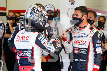 2020-09-18 - Kobayashi Kamui (jpn), Toyota Gazoo Racing, Toyota TS050 Hybrid celebrates the pole position during the qualifying and Hyperpole sessions of the 2020 24 Hours of Le Mans, 7th round of the 2019-20 FIA World Endurance Championship on the Circuit des 24 Heures du Mans, from September 16 to 20, 2020 in Le Mans, France - Photo Frederic Le Floc'h / DPPI - 24 HOURS OF LE MANS, 7TH ROUND 2020 - PRACTICE SESSION - ENDURANCE - MOTORS