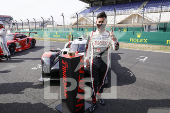 2020-09-18 - Kobayashi Kamui (jpn), Toyota Gazoo Racing, Toyota TS050 Hybrid, portrait celebrating his pole position during the qualifying and Hyperpole sessions of the 2020 24 Hours of Le Mans, 7th round of the 2019-20 FIA World Endurance Championship on the Circuit des 24 Heures du Mans, from September 16 to 20, 2020 in Le Mans, France - Photo Francois Flamand / DPPI - 24 HOURS OF LE MANS, 7TH ROUND 2020 - PRACTICE SESSION - ENDURANCE - MOTORS