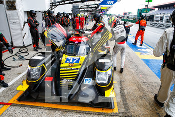 2020-09-19 - 37 Aubry Gabriel (fra), Stevens Will (gbr), Tung Ho-Pin (nld), Jackie Chan DC Racing, Jota, Oreca 07-Gibson, pit stop during the 2020 24 Hours of Le Mans, 7th round of the 2019-20 FIA World Endurance Championship on the Circuit des 24 Heures du Mans, from September 16 to 20, 2020 in Le Mans, France - Photo Xavi Bonilla / DPPI - 24 HOURS OF LE MANS, 7TH ROUND 2020 - ENDURANCE - MOTORS