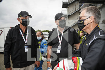 2020-09-19 - Carlos Tavares with Jean Marc Finot and Jean Philippe Imparato, Groupe Peugeot during the 2020 24 Hours of Le Mans, 7th round of the 2019-20 FIA World Endurance Championship on the Circuit des 24 Heures du Mans, from September 16 to 20, 2020 in Le Mans, France - Photo Frederic Le Floc'h / DPPI - 24 HOURS OF LE MANS, 7TH ROUND 2020 - ENDURANCE - MOTORS