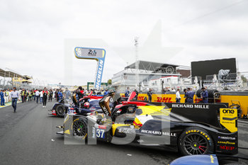 2020-09-19 - 37 Aubry Gabriel (fra), Stevens Will (gbr), Tung Ho-Pin (nld), Jackie Chan DC Racing, Jota, Oreca 07-Gibson, starting grid, grille de depart, during the 2020 24 Hours of Le Mans, 7th round of the 2019-20 FIA World Endurance Championship on the Circuit des 24 Heures du Mans, from September 16 to 20, 2020 in Le Mans, France - Photo Frederic Le Floc'h / DPPI - 24 HOURS OF LE MANS, 7TH ROUND 2020 - ENDURANCE - MOTORS
