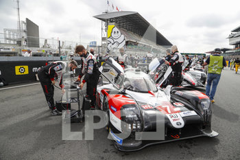 2020-09-19 - 07 Conway Mike (gbr), Kobayashi Kamui (jpn), Lopez Jos.. Maria (arg), Toyota Gazoo Racing, Toyota TS050 Hybrid, starting grid, grille de depart, during the 2020 24 Hours of Le Mans, 7th round of the 2019-20 FIA World Endurance Championship on the Circuit des 24 Heures du Mans, from September 16 to 20, 2020 in Le Mans, France - Photo Frederic Le Floc'h / DPPI - 24 HOURS OF LE MANS, 7TH ROUND 2020 - ENDURANCE - MOTORS