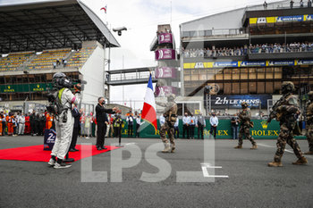 2020-09-19 - Start ceremony with Carlos Tavar..s and the french flag during the 2020 24 Hours of Le Mans, 7th round of the 2019-20 FIA World Endurance Championship on the Circuit des 24 Heures du Mans, from September 16 to 20, 2020 in Le Mans, France - Photo Frederic Le Floc'h / DPPI - 24 HOURS OF LE MANS, 7TH ROUND 2020 - ENDURANCE - MOTORS