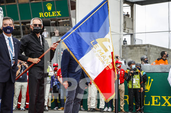 2020-09-19 - Start ceremony with Carlos Tavar.s and the french flag during the 2020 24 Hours of Le Mans, 7th round of the 2019-20 FIA World Endurance Championship on the Circuit des 24 Heures du Mans, from September 16 to 20, 2020 in Le Mans, France - Photo Frederic Le Floc'h / DPPI - 24 HOURS OF LE MANS, 7TH ROUND 2020 - ENDURANCE - MOTORS