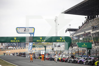 2020-09-19 - starting grid, grille de depart, during the 2020 24 Hours of Le Mans, 7th round of the 2019-20 FIA World Endurance Championship on the Circuit des 24 Heures du Mans, from September 16 to 20, 2020 in Le Mans, France - Photo Frederic Le Floc'h / DPPI - 24 HOURS OF LE MANS, 7TH ROUND 2020 - ENDURANCE - MOTORS