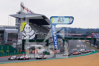 2020-09-19 - Start of the race, 07 Conway Mike (gbr), Kobayashi Kamui (jpn), Lopez Jos. Maria (arg), Toyota Gazoo Racing, Toyota TS050 Hybrid, 01 Menezes Gustavo (usa), Nato Norman (fra), Senna Bruno (bra), Rebellion Racing, Rebellion R13-Gibson, action during the 2020 24 Hours of Le Mans, 7th round of the 2019-20 FIA World Endurance Championship on the Circuit des 24 Heures du Mans, from September 16 to 20, 2020 in Le Mans, France - Photo Francois Flamand / DPPI - 24 HOURS OF LE MANS, 7TH ROUND 2020 - ENDURANCE - MOTORS