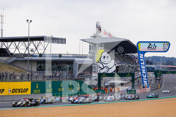 2020-09-19 - Start of the race, 37 Aubry Gabriel (fra), Stevens Will (gbr), Tung Ho-Pin (nld), Jackie Chan DC Racing, Jota, Oreca 07-Gibson, action during the 2020 24 Hours of Le Mans, 7th round of the 2019-20 FIA World Endurance Championship on the Circuit des 24 Heures du Mans, from September 16 to 20, 2020 in Le Mans, France - Photo Francois Flamand / DPPI - 24 HOURS OF LE MANS, 7TH ROUND 2020 - ENDURANCE - MOTORS