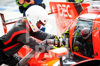 2020-09-19 - Pit stop, 28 Bradley Richard (gbr), Chatin Paul-Loup (fra), Lafargue Paul (fra), IDEC Sport, Oreca 07-Gibson, action during the 2020 24 Hours of Le Mans, 7th round of the 2019-20 FIA World Endurance Championship on the Circuit des 24 Heures du Mans, from September 16 to 20, 2020 in Le Mans, France - Photo Xavi Bonilla / DPPI - 24 HOURS OF LE MANS, 7TH ROUND 2020 - ENDURANCE - MOTORS