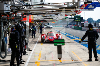 2020-09-19 - 50 Calderon Tatiana (col), Florsch Sophia (ger), Visser Beitske (nld), Richard Mille Racing Team, Oreca 07-Gibson, pit stop during the 2020 24 Hours of Le Mans, 7th round of the 2019-20 FIA World Endurance Championship on the Circuit des 24 Heures du Mans, from September 16 to 20, 2020 in Le Mans, France - Photo Xavi Bonilla / DPPI - 24 HOURS OF LE MANS, 7TH ROUND 2020 - ENDURANCE - MOTORS