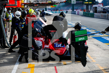 2020-09-19 - 50 Calderon Tatiana (col), Florsch Sophia (ger), Visser Beitske (nld), Richard Mille Racing Team, Oreca 07-Gibson, pit stop during the 2020 24 Hours of Le Mans, 7th round of the 2019-20 FIA World Endurance Championship on the Circuit des 24 Heures du Mans, from September 16 to 20, 2020 in Le Mans, France - Photo Xavi Bonilla / DPPI - 24 HOURS OF LE MANS, 7TH ROUND 2020 - ENDURANCE - MOTORS
