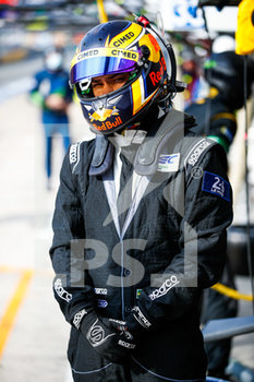 2020-09-19 - Fraga Felipe (bra), Team Project 1, Porsche 911 RSR, portrait during the 2020 24 Hours of Le Mans, 7th round of the 2019-20 FIA World Endurance Championship on the Circuit des 24 Heures du Mans, from September 16 to 20, 2020 in Le Mans, France - Photo Xavi Bonilla / DPPI - 24 HOURS OF LE MANS, 7TH ROUND 2020 - ENDURANCE - MOTORS