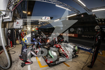 2020-09-19 - 03 Berthon Nathanael (fra), Del.traz Louis (swi), Dumas Romain (fra), Rebellion Racing, Rebellion R13-Gibson, action, pit stop during the 2020 24 Hours of Le Mans, 7th round of the 2019-20 FIA World Endurance Championship on the Circuit des 24 Heures du Mans, from September 16 to 20, 2020 in Le Mans, France - Photo Frederic Le Floc'h / DPPI - 24 HOURS OF LE MANS, 7TH ROUND 2020 - ENDURANCE - MOTORS