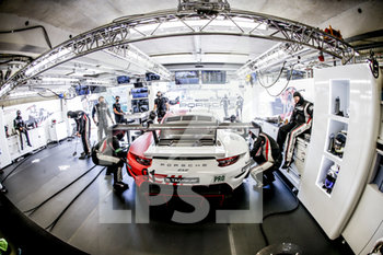 2020-09-20 - 91 Bruni Gianmaria (ita), Lietz Richard (aut), Makowiecki Fr..d..ric (fra), Porsche GT Team, Porsche 911 RSR-19, box during the free practice sessions of the 2020 24 Hours of Le Mans, 7th round of the 2019-20 FIA World Endurance Championship on the Circuit des 24 Heures du Mans, from September 16 to 20, 2020 in Le Mans, France - Photo DPPI - 24 HOURS OF LE MANS, 7TH ROUND 2020 - ENDURANCE - MOTORS