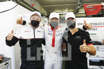 2020-09-20 - 91 Bruni Gianmaria (ita), Lietz Richard (aut), Makowiecki Fr..d..ric (fra), Porsche GT Team, Porsche 911 RSR-19, portrait, celebrating their pole psoition during the free practice sessions of the 2020 24 Hours of Le Mans, 7th round of the 2019-20 FIA World Endurance Championship on the Circuit des 24 Heures du Mans, from September 16 to 20, 2020 in Le Mans, France - Photo DPPI - 24 HOURS OF LE MANS, 7TH ROUND 2020 - ENDURANCE - MOTORS