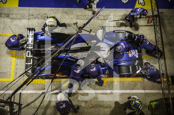 2020-09-20 - 36 Laurent Thomas (fra), Negrao Andr.. (bra), Ragues Pierre (fra), Signatech Alpine Elf, Total, Alpine A470-Gibson, pit stop during the 2020 24 Hours of Le Mans, 7th round of the 2019-20 FIA World Endurance Championship on the Circuit des 24 Heures du Mans, from September 16 to 20, 2020 in Le Mans, France - Photo Xavi Bonilla / DPPI - 24 HOURS OF LE MANS, 7TH ROUND 2020 - ENDURANCE - MOTORS