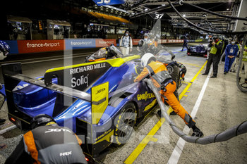 2020-09-20 - 38 Felix da Costa Antonio (prt), Davidson Anthony (gbr), Gonzalez Roberto (mex), Jota Sport, Oreca 07-Gibson, pit stop during the 2020 24 Hours of Le Mans, 7th round of the 2019-20 FIA World Endurance Championship on the Circuit des 24 Heures du Mans, from September 16 to 20, 2020 in Le Mans, France - Photo Xavi Bonilla / DPPI - 24 HOURS OF LE MANS, 7TH ROUND 2020 - ENDURANCE - MOTORS