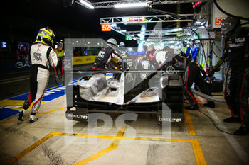 2020-09-20 - 01 Menezes Gustavo (usa), Nato Norman (fra), Senna Bruno (bra), Rebellion Racing, Rebellion R13-Gibson, pit stop during the 2020 24 Hours of Le Mans, 7th round of the 2019-20 FIA World Endurance Championship on the Circuit des 24 Heures du Mans, from September 16 to 20, 2020 in Le Mans, France - Photo Thomas Fenetre / DPPI - 24 HOURS OF LE MANS, 7TH ROUND 2020 - ENDURANCE - MOTORS