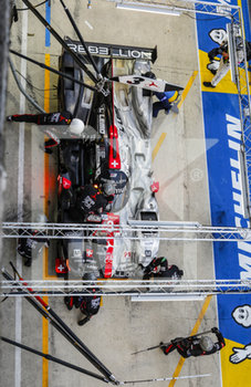 2020-09-20 - 03 Berthon Nathanael (fra), Del..traz Louis (swi), Dumas Romain (fra), Rebellion Racing, Rebellion R13-Gibson, action, pit stop during the 2020 24 Hours of Le Mans, 7th round of the 2019-20 FIA World Endurance Championship on the Circuit des 24 Heures du Mans, from September 16 to 20, 2020 in Le Mans, France - Photo Fr..d..ric Le Floc...h / DPPI - 24 HOURS OF LE MANS, 7TH ROUND 2020 - ENDURANCE - MOTORS