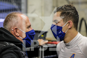 2020-09-20 - SINAULT Philippe team principal and owner of Signatech racing, portait zits Laurent Thomas (fra), Total, Signatech Alpine Elf, Alpine A470-Gibson, portrait during the 2020 24 Hours of Le Mans, 7th round of the 2019-20 FIA World Endurance Championship on the Circuit des 24 Heures du Mans, from September 16 to 20, 2020 in Le Mans, France - Photo Francois Flamand / DPPI - 24 HOURS OF LE MANS, 7TH ROUND 2020 - ENDURANCE - MOTORS