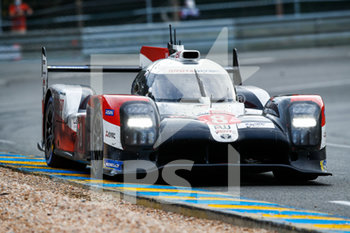 2020-09-20 - 08 Buemi S.bastien (swi), Hartley Brendon (nzl), Nakajima Kazuki (jpn), Toyota Gazoo Racing, Toyota TS050 Hybrid, action during the 2020 24 Hours of Le Mans, 7th round of the 2019-20 FIA World Endurance Championship on the Circuit des 24 Heures du Mans, from September 16 to 20, 2020 in Le Mans, France - Photo Xavi Bonilla / DPPI - 24 HOURS OF LE MANS, 7TH ROUND 2020 - ENDURANCE - MOTORS