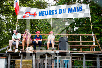 2020-09-20 - Ambiance, fans during the 2020 24 Hours of Le Mans, 7th round of the 2019-20 FIA World Endurance Championship on the Circuit des 24 Heures du Mans, from September 16 to 20, 2020 in Le Mans, France - Photo Xavi Bonilla / DPPI - 24 HOURS OF LE MANS, 7TH ROUND 2020 - ENDURANCE - MOTORS