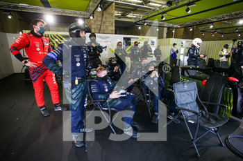 2020-09-20 - Total, Aston Martin Racing, Aston Martin Vantage AMR, ambiance during the 2020 24 Hours of Le Mans, 7th round of the 2019-20 FIA World Endurance Championship on the Circuit des 24 Heures du Mans, from September 16 to 20, 2020 in Le Mans, France - Photo Thomas Fenetre / DPPI - 24 HOURS OF LE MANS, 7TH ROUND 2020 - ENDURANCE - MOTORS