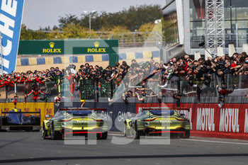 2020-09-20 - 97 Lynn Alex (gbr), Martin Maxime (bel), Tincknell Harry (gbr), Total, Aston Martin Racing, Aston Martin Vantage AMR, action and 95 Sorensen Marco (dnk), Thiim Nicki (dnk), Westbrook Richard (gbr), winner LME GTE Pro chequered flag during the 2020 24 Hours of Le Mans, 7th round of the 2019-20 FIA World Endurance Championship on the Circuit des 24 Heures du Mans, from September 16 to 20, 2020 in Le Mans, France - Photo Xavi Bonilla / DPPI - 24 HOURS OF LE MANS, 7TH ROUND 2020 - ENDURANCE - MOTORS