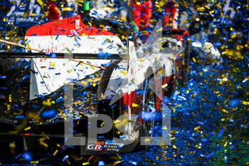 2020-09-20 - 08 Buemi S.bastien (swi), Hartley Brendon (nzl), Nakajima Kazuki (jpn), Toyota Gazoo Racing, Toyota TS050 Hybrid winning car during the 2020 24 Hours of Le Mans, 7th round of the 2019-20 FIA World Endurance Championship on the Circuit des 24 Heures du Mans, from September 16 to 20, 2020 in Le Mans, France - Photo Thomas Fenetre / DPPI - 24 HOURS OF LE MANS, 7TH ROUND 2020 - ENDURANCE - MOTORS