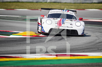 2021-04-17 - 77 Ried Christian (deu), Bruni Gianmaria (ita), Evans Jaxon (nzl), Proton Competition, Porsche 911 RSR - 19, action during the 2021 4 Hours of Barcelona, 1st round of the 2021 European Le Mans Series, from April 15 to 17, 2021 on the Circuit de Barcelona-Catalunya, in Montmelo, near Barcelona, Spain - Photo Xavi Bonilla / DPPI - 2021 4 HOURS OF BARCELONA, 1ST ROUND OF THE 2021 EUROPEAN LE MANS SERIES - ENDURANCE - MOTORS