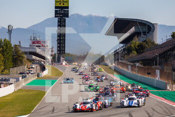 2021-04-18 - 41 Deletraz Louis (che), Kubica Robert (pol), Ye Yifei (chn), Team WRT, Oreca 07 - Gibson, action , start of the race, depart, , during the 2021 4 Hours of Barcelona, 1st round of the 2021 European Le Mans Series, from April 15 to 17, 2021 on the Circuit de Barcelona-Catalunya, in Montmelo, near Barcelona, Spain - Photo Frédéric Le Floc'h / DPPI - 2021 4 HOURS OF BARCELONA, 1ST ROUND OF THE 2021 EUROPEAN LE MANS SERIES - ENDURANCE - MOTORS