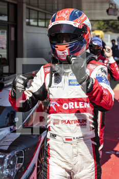 2021-04-18 - Kubica Robert (pol), Team WRT, Oreca 07 - Gibson, portrait celebrating his victory during the 2021 4 Hours of Barcelona, 1st round of the 2021 European Le Mans Series, from April 15 to 17, 2021 on the Circuit de Barcelona-Catalunya, in Montmelo, near Barcelona, Spain - Photo Xavi Bonilla / DPPI - 2021 4 HOURS OF BARCELONA, 1ST ROUND OF THE 2021 EUROPEAN LE MANS SERIES - ENDURANCE - MOTORS