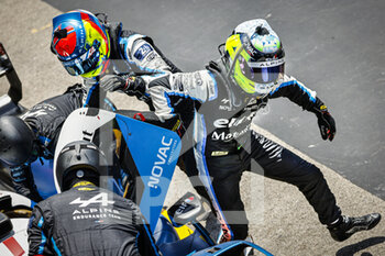 2021-06-13 - 36 Negrao Andre (bra), Lapierre Nicolas (fra), Vaxiviere Matthieu (fra), Alpine Elf Matmut, Alpine A480 - Gibson, AMBIANCE during the 8 Hours of Portimao, 2nd round of the 2021 FIA World Endurance Championship on the Algarve International Circuit, from June 11 to 13, 2021 in Portimao, Algarve, Portugal - Photo François Flamand / DPPI - 8 HOURS OF PORTIMAO, 2ND ROUND OF THE 2021 FIA WORLD ENDURANCE CHAMPIONSHIP - ENDURANCE - MOTORS