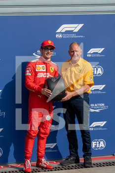 2019-09-07 - 16 Charles Leclerc (MON) Scuderia Ferrari Mission Winnow alla premiazione della Pole Position - GRAN PREMIO HEINEKEN D´ITALIA 2019 - SABATO - QUALIFICAZIONI - FORMULA 1 - MOTORS