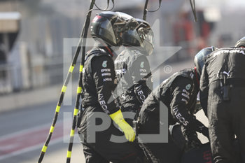 2020-02-21 - AMG Mercedes Team Work - PRE-SEASON TESTING 2020 - FORMULA 1 - MOTORS