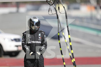 2020-02-21 - AMG Mercedes Team Work - PRE-SEASON TESTING 2020 - FORMULA 1 - MOTORS