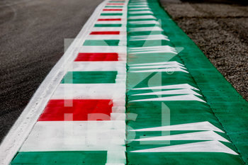 2020-09-03 - Track kerb details during the Formula 1 Gran Premio Heineken D'italia 2020, 2020 Italian Grand Prix, from September 4 to 6, 2020 on the Autodromo Nazionale di Monza, in Monza, near Milano, Italy - Photo DPPI - GRAN PREMIO HEINEKEN D'ITALIA 2020 - GIOVEDì - FORMULA 1 - MOTORS