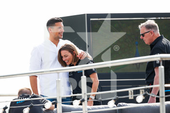 2020-09-06 - WILLIAMS Claire (gbr), Deputy Team Principal of Williams F1 Racing, with her husband, having mixed feelings and emotion after receiving a gift from the team during the Formula 1 Gran Premio Heineken D'italia 2020, 2020 Italian Grand Prix, from September 4 to 6, 2020 on the Autodromo Nazionale di Monza, in Monza, near Milano, Italy - Photo Florent Gooden / DPPI - GRAN PREMIO HEINIKEN D'ITALIA 2020 - DOMENICA - FORMULA 1 - MOTORS