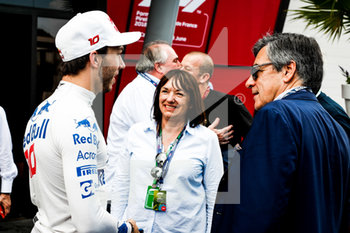 2020-09-07 - GASLY Pierre (fra), Scuderia Toro Rosso Honda STR13, with his mother Pascale and FILLON FranÁois, during the 2018 Formula One World Championship, French Grand Prix on June 22 to 24 at Le Castellet - Photo Florent Gooden / DPPI - PIERRE GASLY CAREER - FORMULA 1 - MOTORS