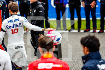 2020-09-07 - GASLY Pierre paying tribute to F2 driver Anthoine Hubert on the starting grid during the 2019 Formula One World Championship, Belgium Grand Prix from August 29 to september 1 in Spa -Francorchamps, Belgium - Photo DPPI - PIERRE GASLY CAREER - FORMULA 1 - MOTORS