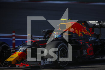 2020-09-27 - 23 ALBON Alexander (tha), Aston Martin Red Bull Racing Honda RB16, action during the Formula 1 VTB Russian Grand Prix 2020, from September 25 to 27, 2020 on the Sochi Autodrom, in Sochi, Russia - Photo Antonin Vincent / DPPI - FORMULA 1 VTB RUSSIAN GRAND PRIX 2020 - SUNDAY - FORMULA 1 - MOTORS
