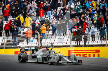 2020-10-25 - 44 HAMILTON Lewis (gbr), Mercedes AMG F1 GP W11 Hybrid EQ Power+, action celebrating his record of 92 wins during the Formula 1 Heineken Grande Pr - FORMULA 1 HEINEKEN GRANDE PREMIO DE PORTUGAL 2020, PORTUGUESE GRAND PRIX - SUNDAY - FORMULA 1 - MOTORS