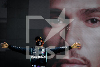 2020-10-25 - HAMILTON Lewis (gbr), Mercedes AMG F1 GP W11 Hybrid EQ Power+, portrait during the Formula 1 Heineken Grande Pr.mio de Portugal 2020, Portuguese Grand Prix, from October 23 to 25, 2020 on the Aut.dromo Internacional do Algarve, in Portim.o, Algarve, Portugal - Photo Paulo Maria / DPPI - FORMULA 1 HEINEKEN GRANDE PREMIO DE PORTUGAL 2020, PORTUGUESE GRAND PRIX - SUNDAY - FORMULA 1 - MOTORS