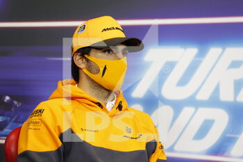 2020-11-12 - SAINZ Carlos (spa), McLaren Renault F1 MCL35, portrait during press conference of the Formula 1 DHL Turkish Grand Prix 2020, from November 13 to 15, 2020 on the Intercity Istanbul Park, in Tuzla, near Istanbul, Turkey - Photo Antonin Vincent / DPPI - FORMULA 1 DHL TURKISH GRAND PRIX 2020 - THURSDAY - FORMULA 1 - MOTORS