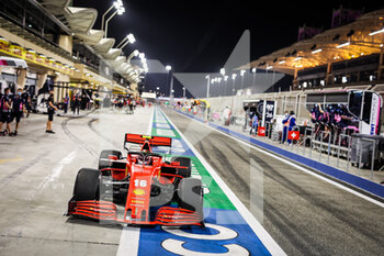 2020-11-27 - 16 LECLERC Charles (mco), Scuderia Ferrari SF1000, stops in the pitlane because of a red flag, during the Formula 1 Gulf Air Bahrain Grand Prix 2020, from November 27 to 29, 2020 on the Bahrain International Circuit, in Sakhir, Bahrain - Photo Antonin Vincent / DPPI - FORMULA 1 GULF AIR BAHRAIN GRAND PRIX 2020 - FRIDAY - FORMULA 1 - MOTORS