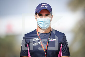 2020-11-28 - PEREZ Sergio (mex), Racing Point F1 RP20, portrait during the Formula 1 Gulf Air Bahrain Grand Prix 2020, from November 27 to 29, 2020 on the Bahrain International Circuit, in Sakhir, Bahrain - Photo Antonin Vincent / DPPI - FORMULA 1 GULF AIR BAHRAIN GRAND PRIX 2020 - SATURDAY - FORMULA 1 - MOTORS