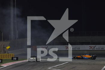 2020-11-28 - Technical problem for 55 SAINZ Carlos (spa), McLaren Renault F1 MCL35 in the qualifying session during the Formula 1 Gulf Air Bahrain Grand Prix 2020, from November 27 to 29, 2020 on the Bahrain International Circuit, in Sakhir, Bahrain - Photo Antonin Vincent / DPPI - FORMULA 1 GULF AIR BAHRAIN GRAND PRIX 2020 - SATURDAY - FORMULA 1 - MOTORS