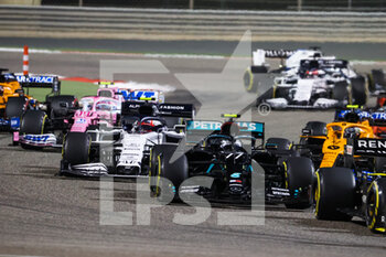 2020-11-29 - Start of the race, 77 BOTTAS Valtteri (fin), Mercedes AMG F1 GP W11 Hybrid EQ Power+, action during the Formula 1 Gulf Air Bahrain Grand Prix 2020, from November 27 to 29, 2020 on the Bahrain International Circuit, in Sakhir, Bahrain - Photo DPPI - FORMULA 1 GULF AIR BAHRAIN GRAND PRIX 2020 - SUNDAY - FORMULA 1 - MOTORS