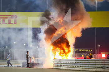 2020-11-29 - Crash of GROSJEAN Romain (fra), Haas F1 Team VF-20 Ferrari, fire during the Formula 1 Gulf Air Bahrain Grand Prix 2020, from November 27 to 29, 2020 on the Bahrain International Circuit, in Sakhir, Bahrain - Photo DPPI - FORMULA 1 GULF AIR BAHRAIN GRAND PRIX 2020 - SUNDAY - FORMULA 1 - MOTORS