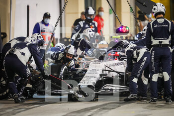 2020-11-29 - pitstop 10 GASLY Pierre (fra), Scuderia AlphaTauri Honda AT01, action during the Formula 1 Gulf Air Bahrain Grand Prix 2020, from November 27 to 29, 2020 on the Bahrain International Circuit, in Sakhir, Bahrain - Photo Antonin Vincent / DPPI - FORMULA 1 GULF AIR BAHRAIN GRAND PRIX 2020 - SUNDAY - FORMULA 1 - MOTORS
